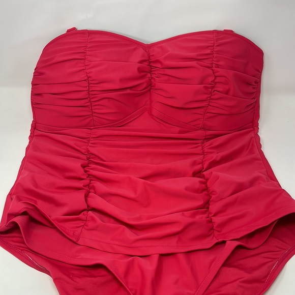 Forever 21 Pink Halter-Style One Piece Swimsuit Size 3X Excellent Condition - Picture 4 of 9